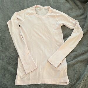 Lululemon Light pink swiftly tech long sleeve crew size 6